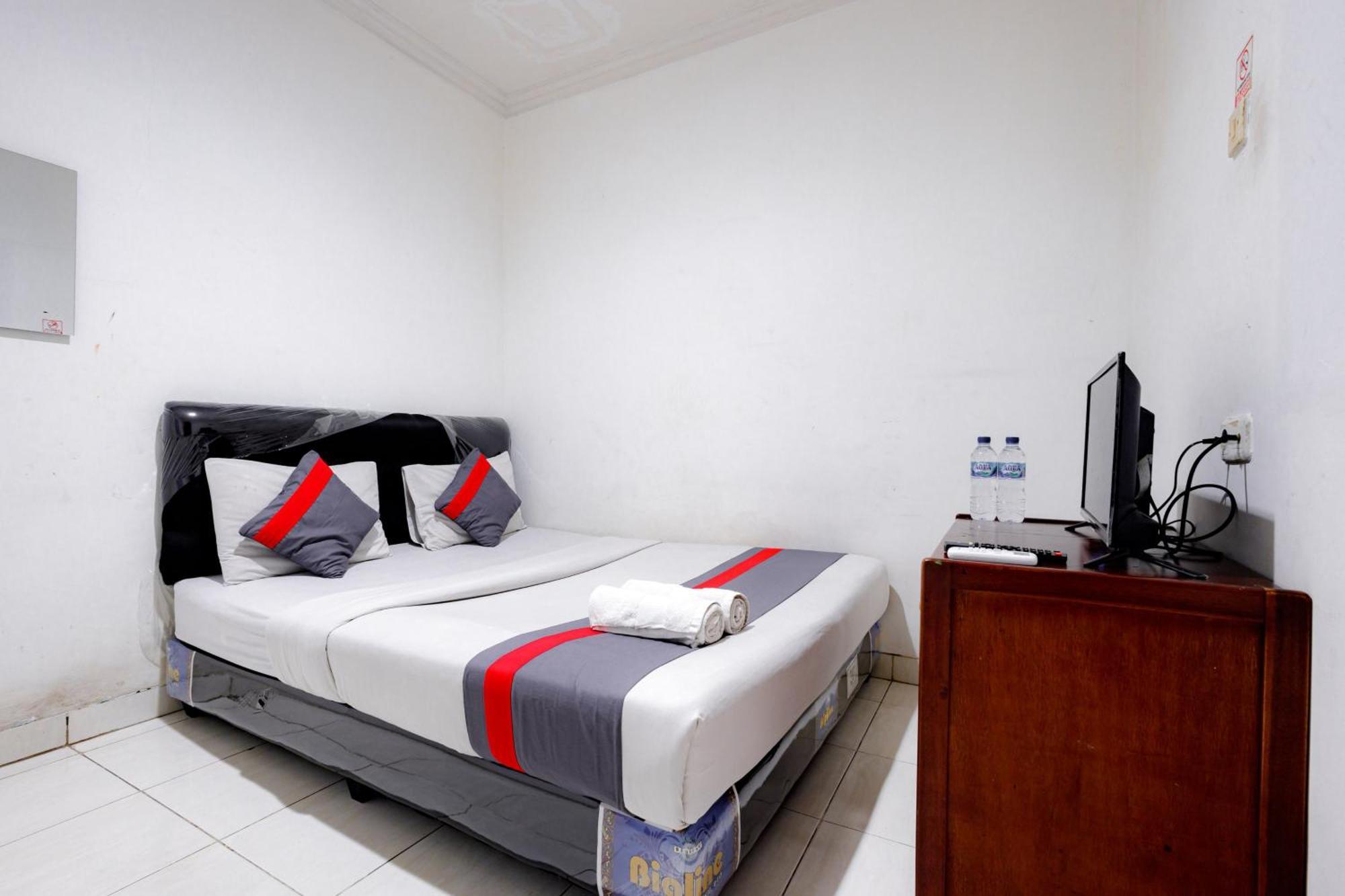 J&B Rooms Tomang Jakarta Mitra Reddoorz Eksteriør bilde